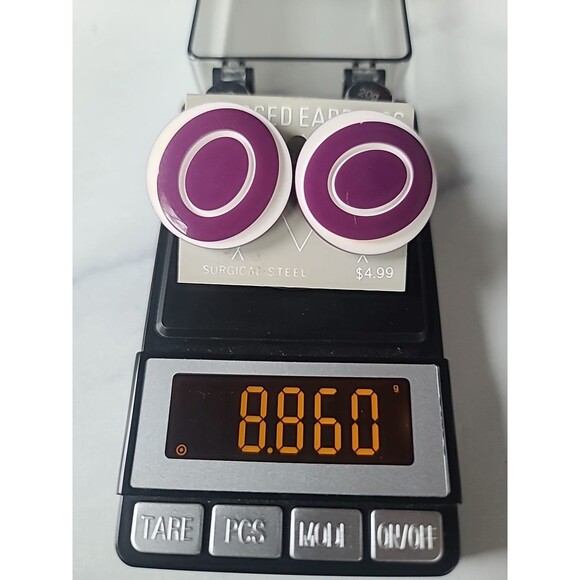 Purple & White Plastic Stud Earrings Costume Jewelry New On Orginal Stock Card - Picture 12 of 12